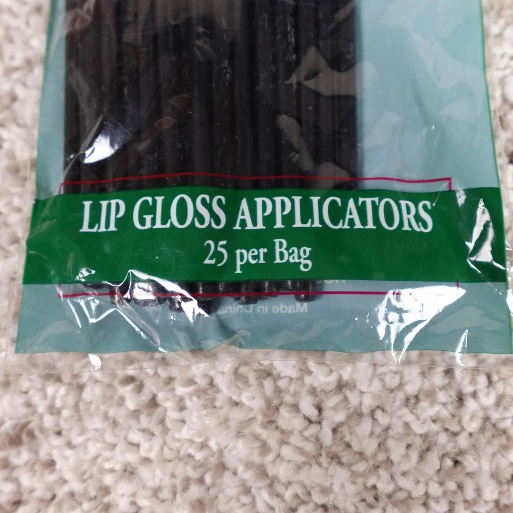 FantaSea Cosmetics Lip Gloss Applicators 25 Count‎ FSC374 Black White Disposable
